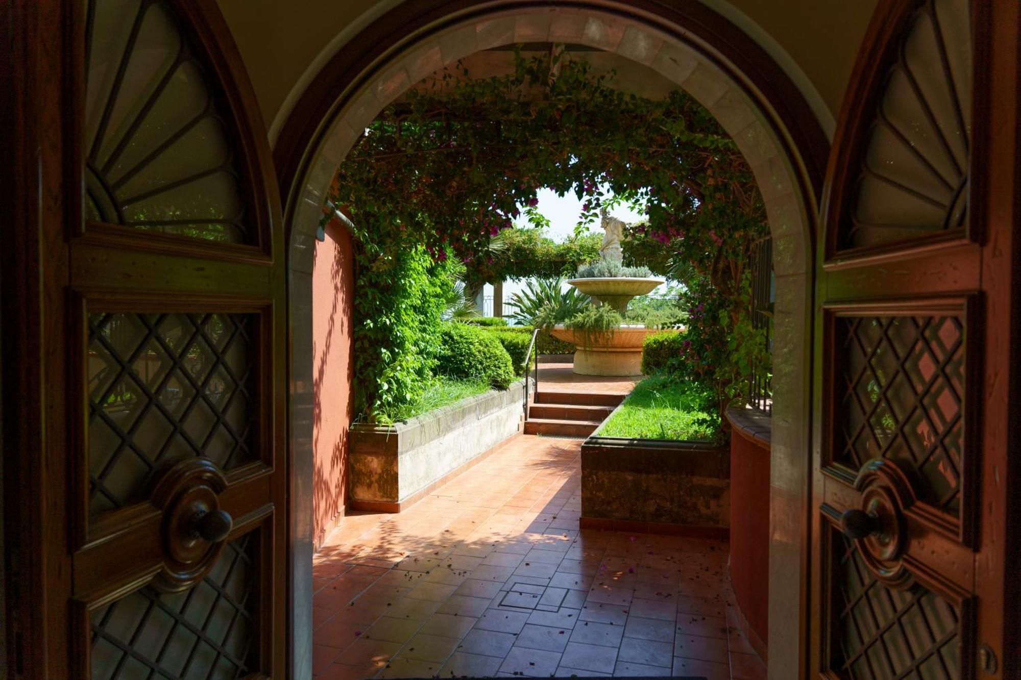 Suite Aphrodite - Exclusive Flat Salerno Zewnętrze zdjęcie